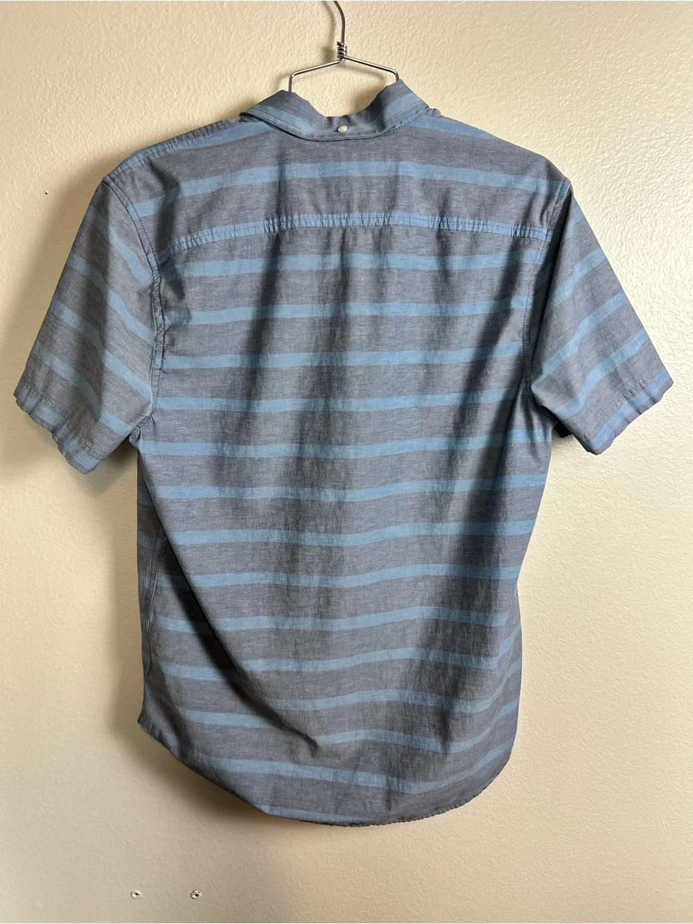 chubbies Gray and Blue Striped Short-Sleeve Button-Down Shirt